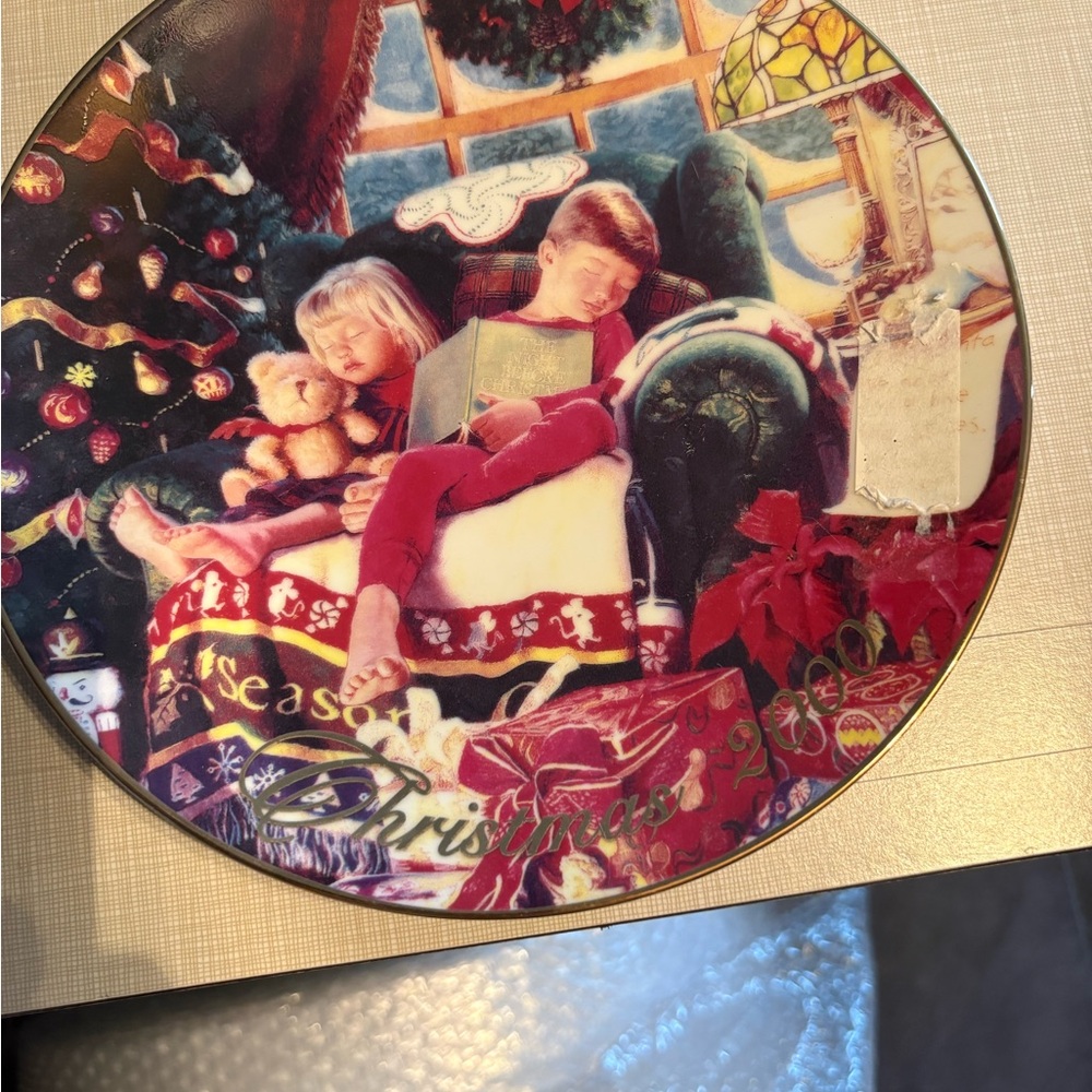 Avon Holiday 2000 Plate. Christmas dreams.